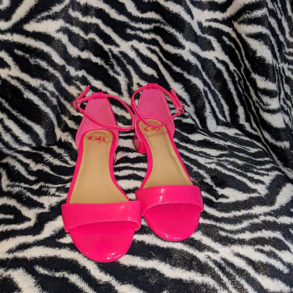 Size 1 GB Girl's Hot Pink Patent Block Dress Sandals